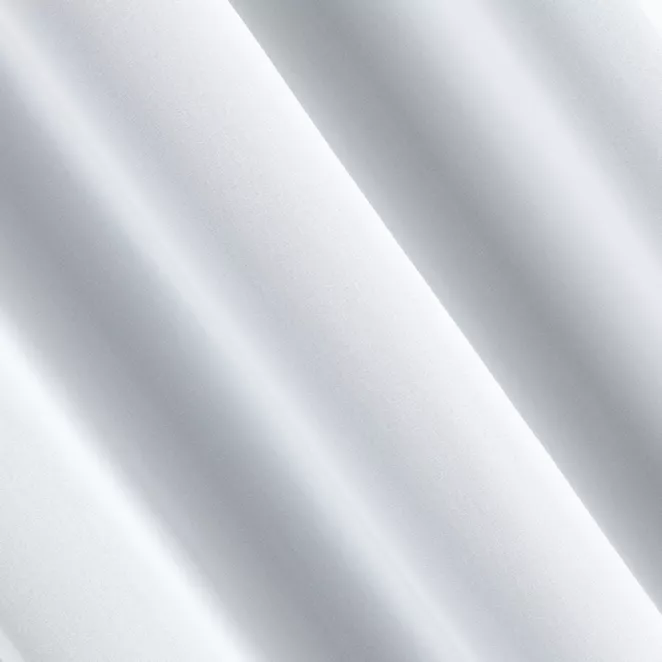 M131/3 Firana szyta na taśmie 5 cm GENEVA biała z delikatnej w dotyku, gęsto tkanej, matowej krepy, wykończona obciążnikiem