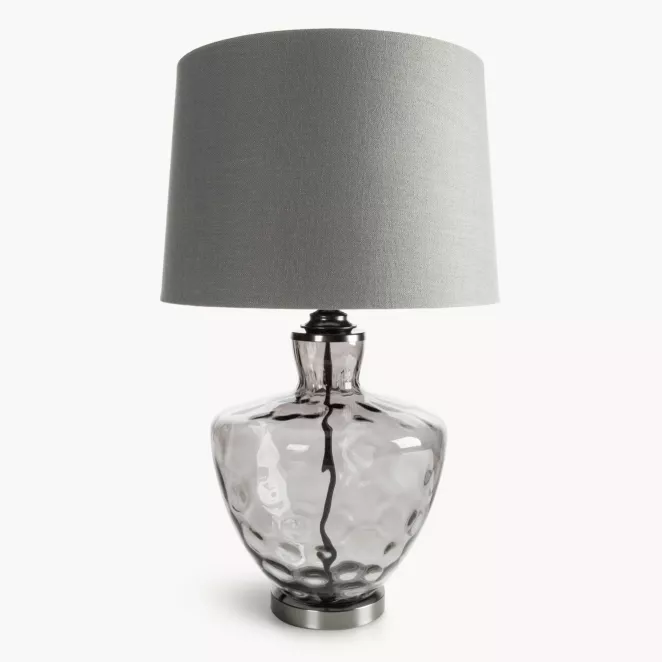 Lampa stołowa do pokoju srebrna ADELINE z lekko dymionego szkła i matowym abażurem