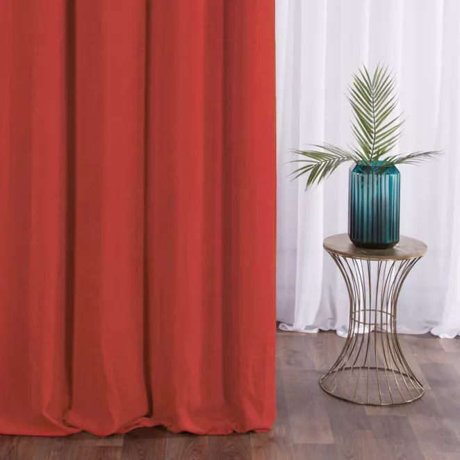 Zasłona szyta na taśmie 5 cm DORA - HIT czerwona z miękkiej tkaniny o welurowej strukturze