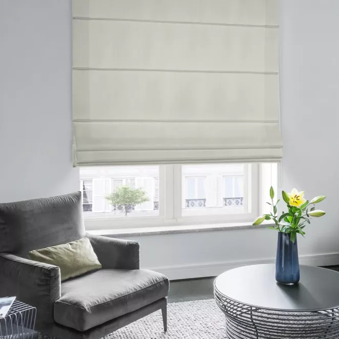 Roleta rzymska LUXOR beżowa z eleganckiej lśniącej tkaniny o drobnym splocie