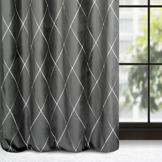 Zasłona welwetowa szaro, srebrna haftowana w duże karo 140x250 cm przelotka - MARGO - Pierre Cardin