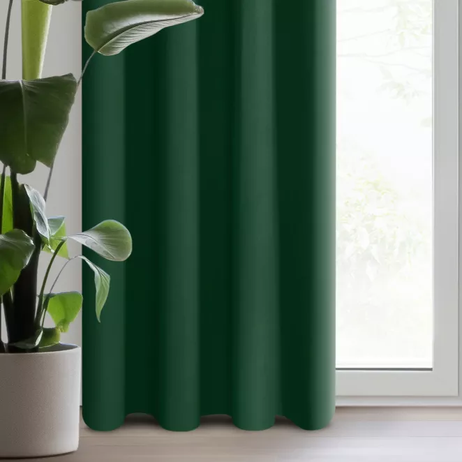 Zasłona ciemnozielona zaciemniająca gładka półmatowa 135x250 cm przelotka LOGAN