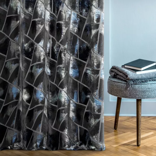 Zasłona szyta na taśmie 5 cm grafitowo szara z tkaniny welwetowej w geometryczny wzór