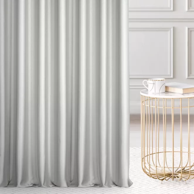 Zasłona szyta na taśmie 5 cm srebrna z gładkiej tkaniny przeplatanej błyszczącą lureksową nicią