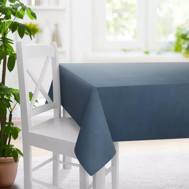 Obrus szyty ITALIA ciemnoniebieski z tkaniny welwetowej o delikatnym połysku