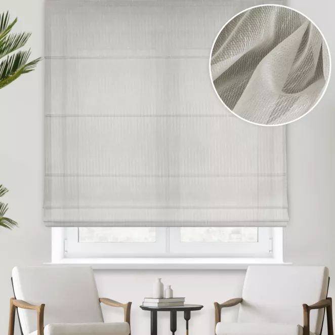 Roleta rzymska kremowa z półprzeźroczystej tkaniny z efektem deszczyku, wykończona obciążnikiem