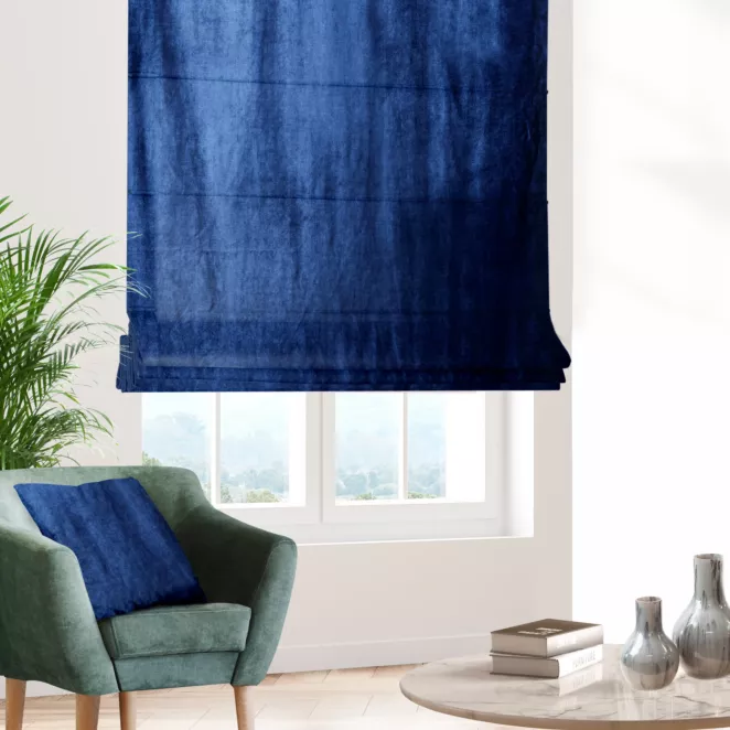 Roleta rzymska SAFARI ciemnoniebieska z miękkiej welwetowej tkaniny z połyskiem