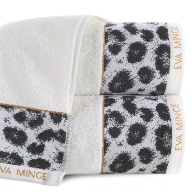Ręcznik kąpielowy 70x140 cm bawełniany kolor kremowy,czarny z designerską bordiurą 500 g/m2 EVA 22 Eva Minge
