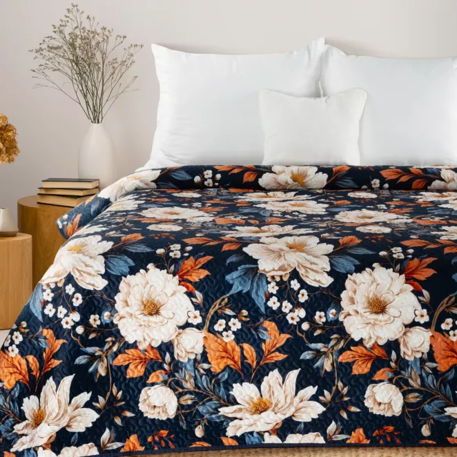 Narzuta welwetowa granatowo, kremowa 170x210 cm zdobiona wzorem kwiatów FIORA
