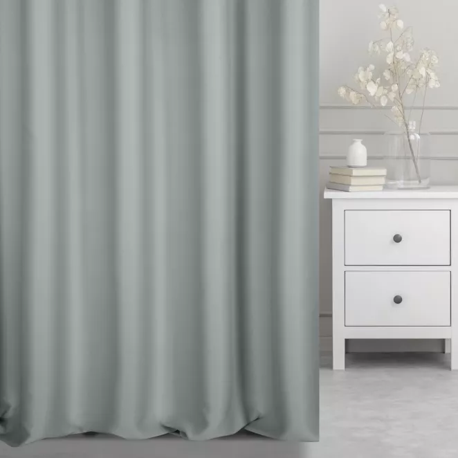 Zasłona szyta na taśmie 5 cm srebrna z gładkiej tkaniny typu blackout