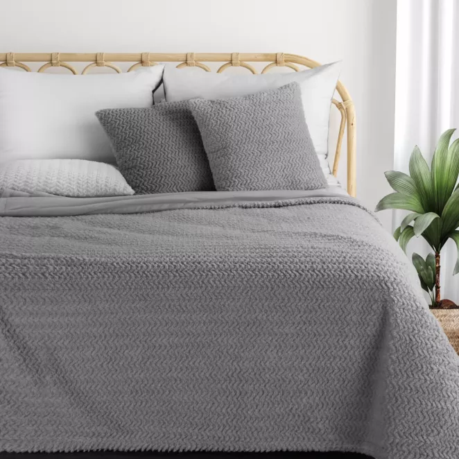 Narzuta-koc srebrno, jasnoszary 130x170 cm z przyjemnego futerka LARIS