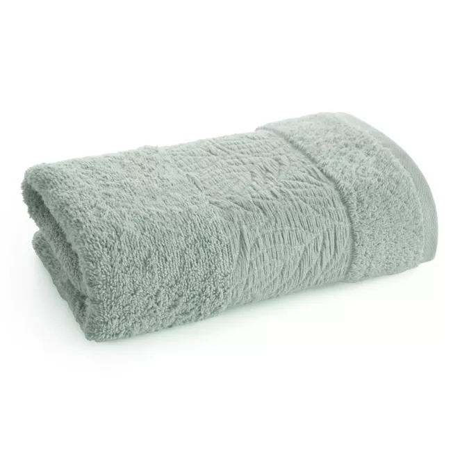 Ręcznik kąpielowy z bawełny 50x90 cm kolor miętowy z wytłaczanym roślinnym motywem ALBA