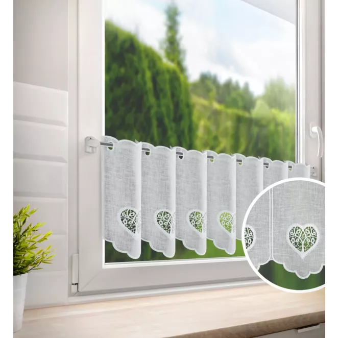 Tkanina firanowa zazdrostka z etaminy zdobiona haftem ażurowym