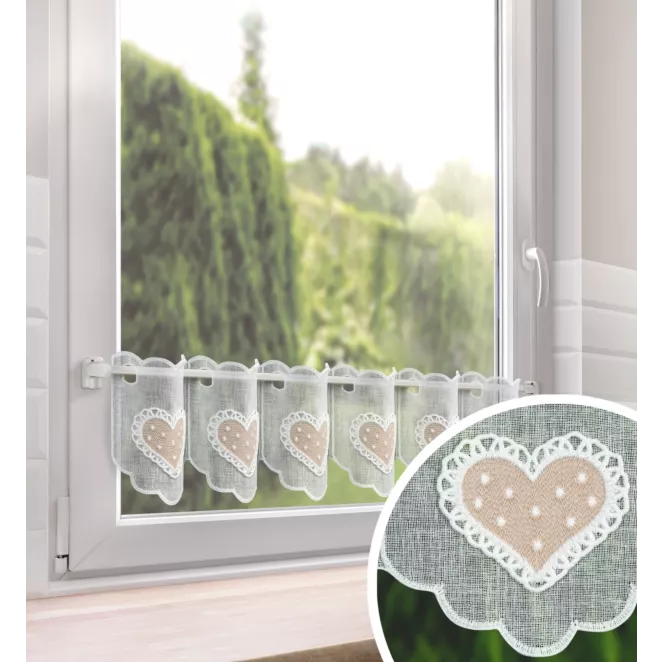 Tkanina firanowa zazdrostka zdobiona haftowaną aplikacją w kształcie serca
