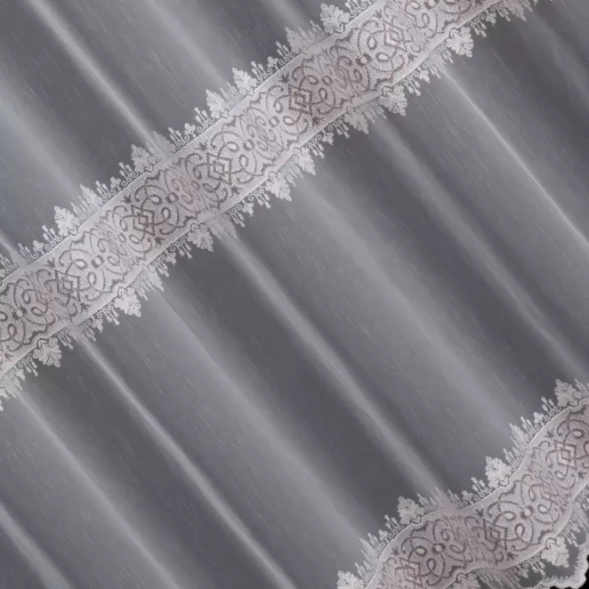 H224/1 Firana szyta na taśmie 5 cm biało beżowa z matowej tkaniny ADEN haftowanej w geometryczny wzór