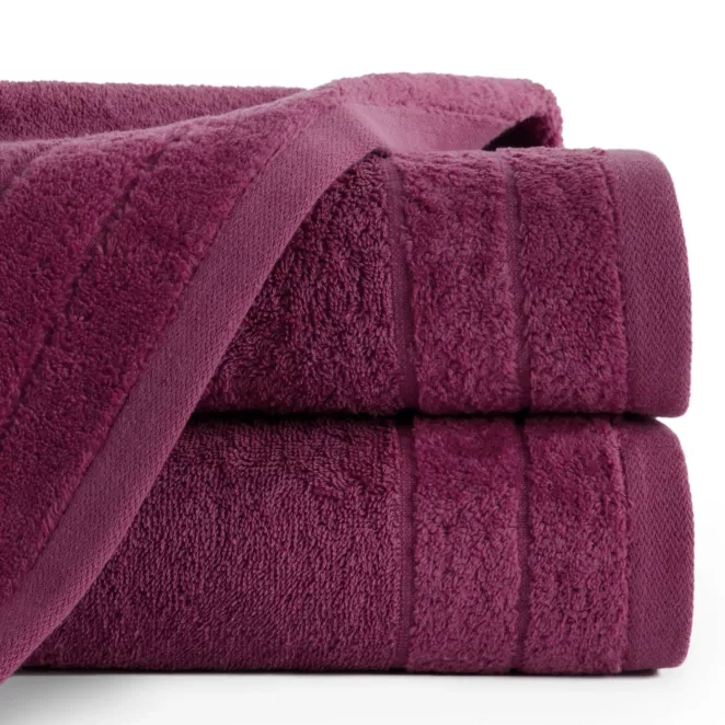 Ręcznik kąpielowy 50x90 cm bawełniany kolor amarantowy z welwetową bordiurą 500 g/m2 DAMLA