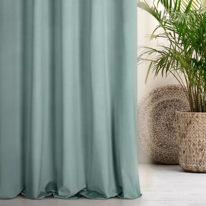 Zasłona szyta na taśmie 5 cm miętowa z miękkiej półmatowej tkaniny welwetowej