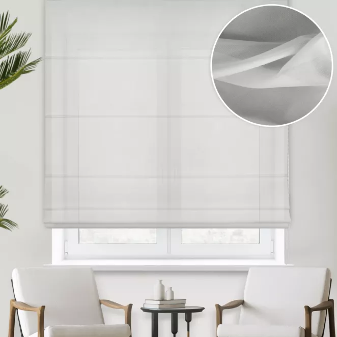 Roleta rzymska naturalna z supermiękkiej tkaniny o perłowym połysku, wykończona obciążnikiem