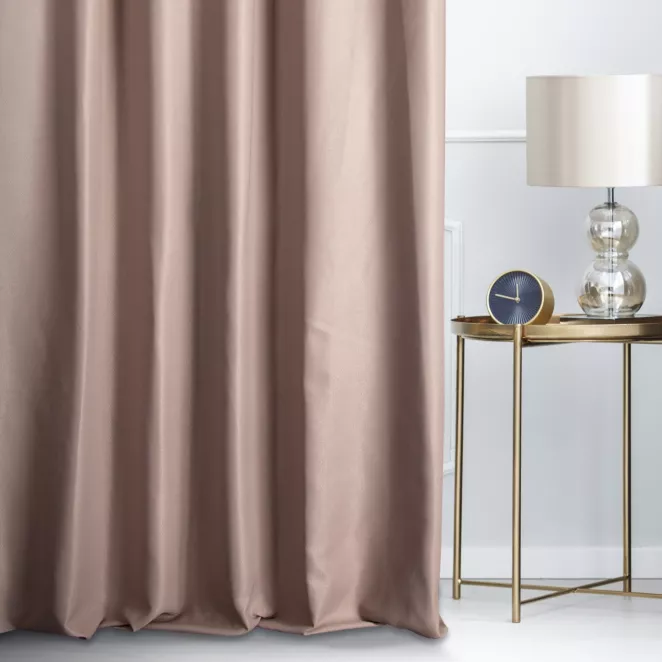 Zasłona szyta na taśmie 5 cm LUXOR pudrowo różowa z eleganckiej lśniącej tkaniny o drobnym splocie