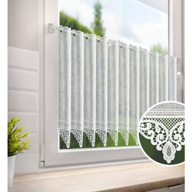 Tkanina firanowa zazdrostka z etaminy zdobiona ażurowym haftem