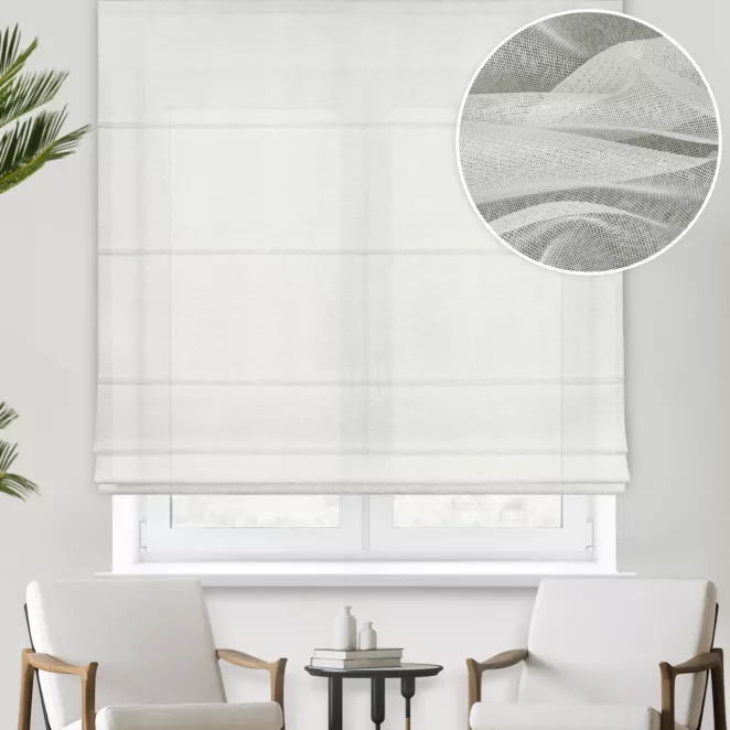 Roleta rzymska kremowa z gładkiej matowej markizety o gęstym splocie, wykończona obciążnikiem