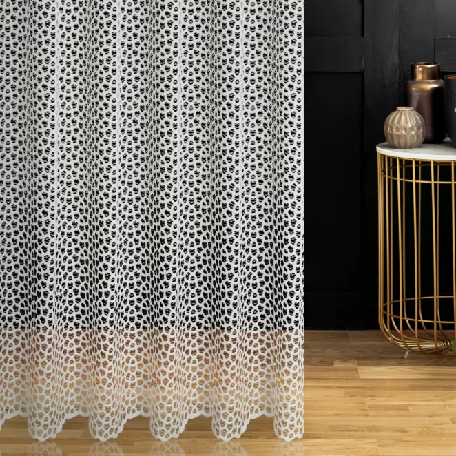 Firana szyta na taśmie 5 cm kremowa z luźno tkanej tkaniny koronkowej