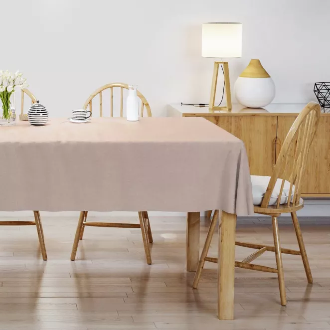 Obrus szyty ADESSA pudrowo różowy z miękkiej tkaniny o welurowej strukturze