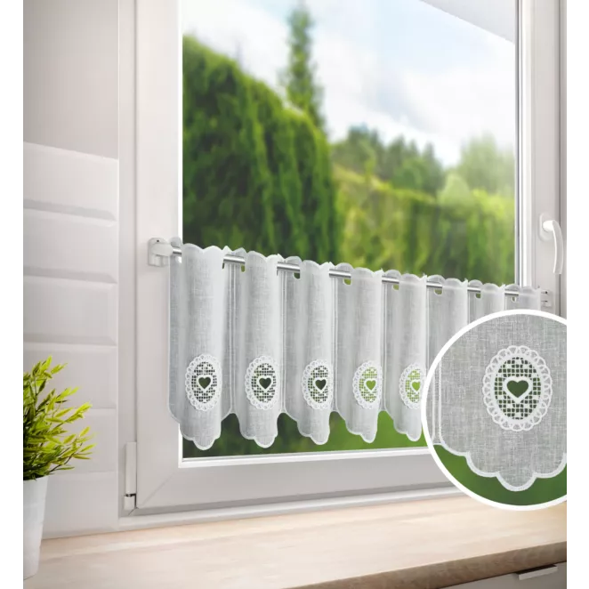 Tkanina firanowa zazdrostka z etaminy zdobiona ażurowym haftem
