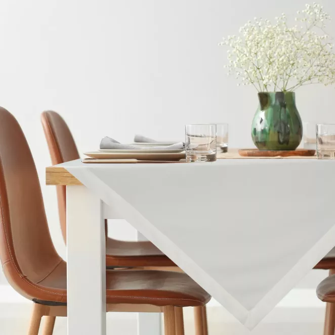 Bieżnik na stół biały 85x85 cm welwetowy MELINDA z ozdobną listwą