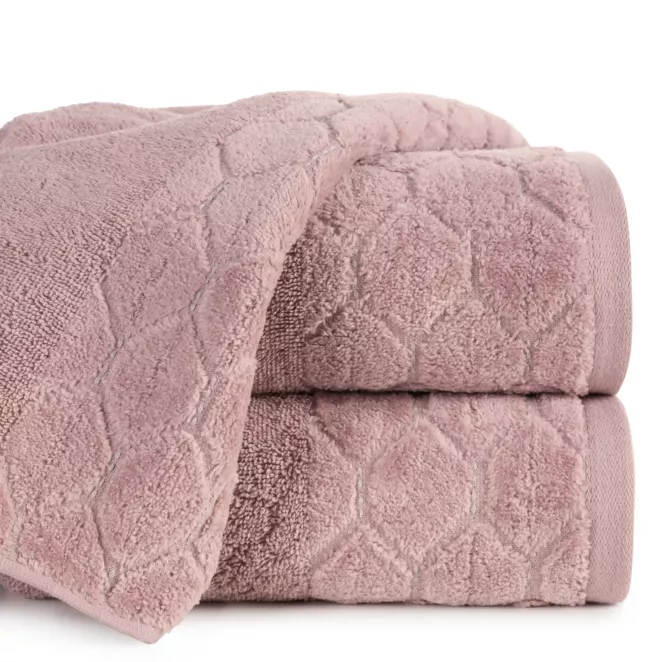 Ręcznik kąpielowy 70x140 cm bawełniany kolor pudrowy z welwetową geometryczną bordiurą 500 g/m2 LUMIA