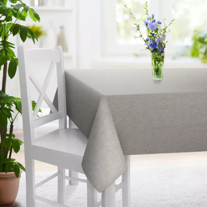 Obrus szyty srebrny z tkaniny o naturalnym splocie i efektem melanżu, z dodatkiem nici metalicznej Italissima Eva Minge