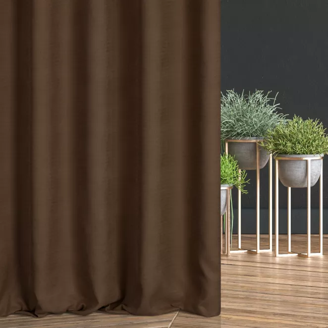 Zasłona szyta na taśmie 5 cm ciemnobrązowa z miękkiej, matowej tkaniny w drobny geometryczny wzór