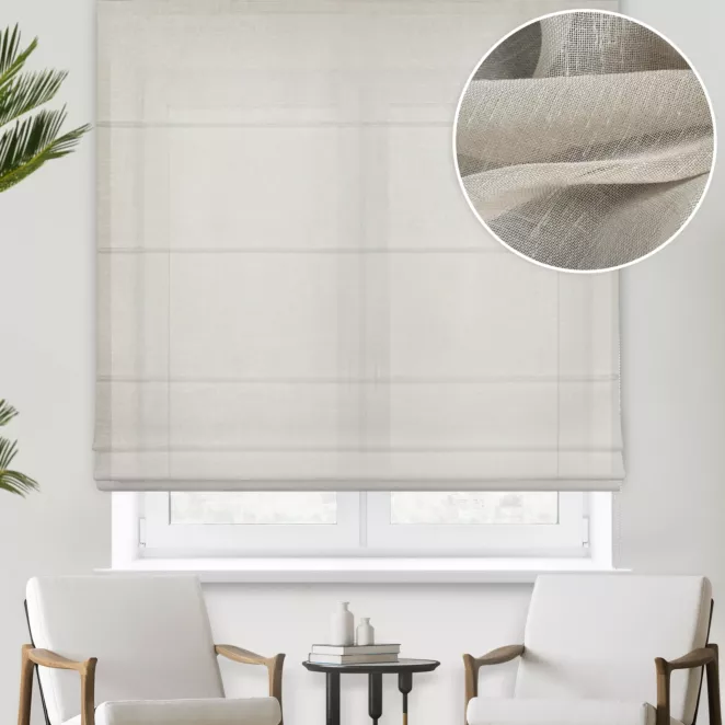 Roleta rzymska beżowa z matowej etaminy o naturalnym splocie w stylu eko, wykończona obciążnikiem