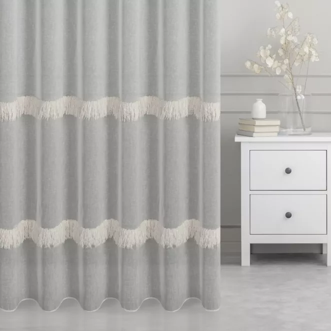 Firana szyta na taśmie 5 cm naturalna z matowej, miękkiej tkaniny ozdobionej szenilowymi frędzlami Italissima Eva Minge