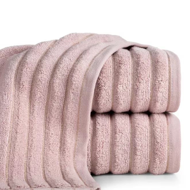 Ręcznik kąpielowy 70x140 cm bawełniany kolor pudrowy z błyszczącą bordiurą 500 g/m2 NADINE