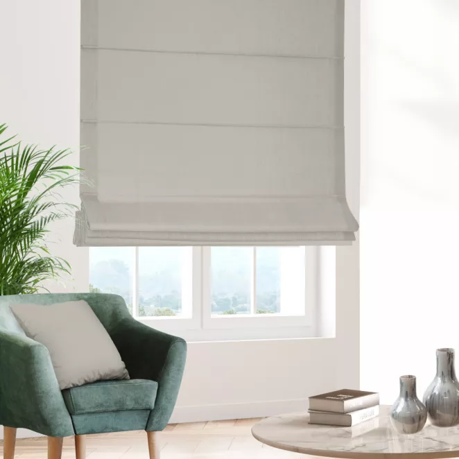 Roleta rzymska srebrna z miękkiej tkaniny o welurowej strukturze