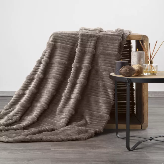 Koc 200x220 cm beżowy, typu flano z wzorem 3D NINA