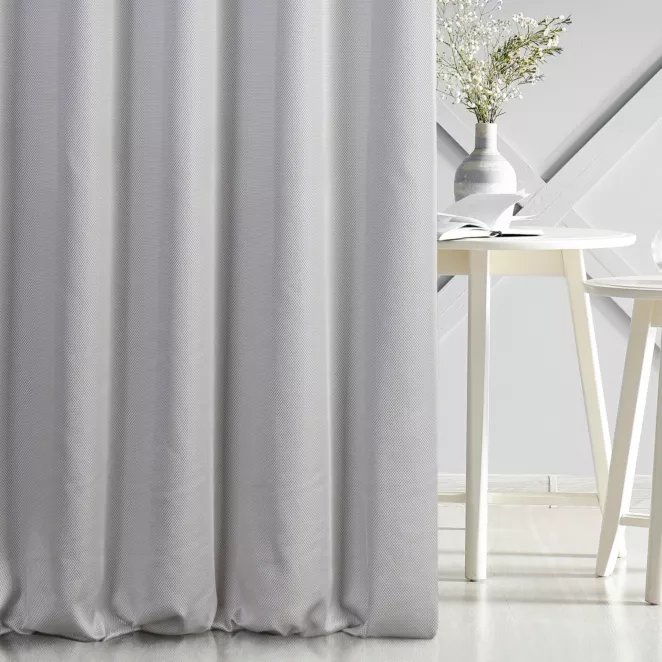 Zasłona szyta na taśmie 5 cm CLAIRE popielata z eleganckiej tkaniny w drobny geometryczny wzór Italissima Eva Minge