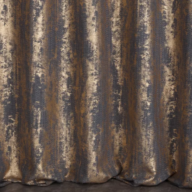 R195/4 Zasłona szyta na taśmie 5 cm grafitowo złota z eleganckiej tkaniny załonowej o prostym splocie z połyskującym dodatkiem