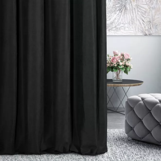 Zasłona szyta na taśmie 5 cm DORA - HIT czarna z miękkiej tkaniny o welurowej strukturze