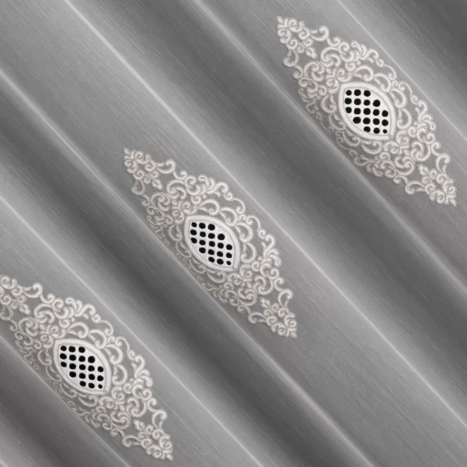 H229/3 Firana szyta na taśmie 5 cm naturalna z miękkiej tkaniny typu ADEN z efektem deszczyku, zdobiona haftem łańcuszkowym