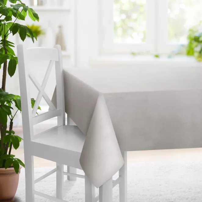 Obrus szyty szarobeżowy z miękkiej tkaniny welwetowej