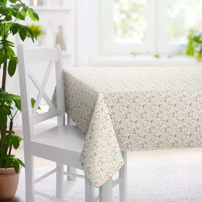 Obrus szyty beżowo różowy z tkaniny o naturalnym splocie z nadrukowanym kwiatowym wzorem