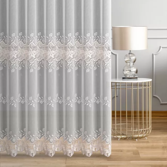 Firana szyta na taśmie 5 cm biało złota z delikatnej tkaniny typu ADEN z efektem deszczyku, zdobionej kwiatową aplikacją