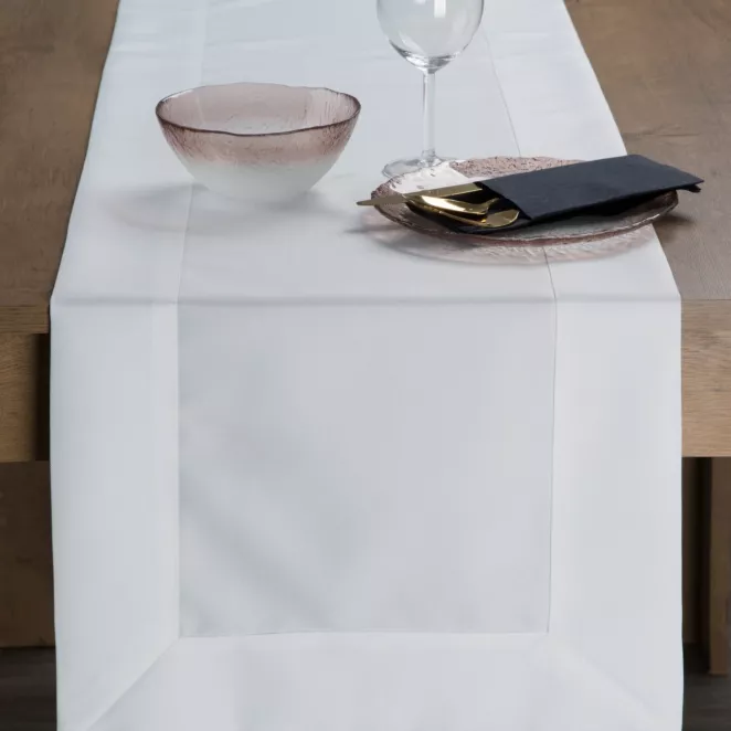 Bieżnik na stół 40x180 cm biały zdobiony kantą - LUCY