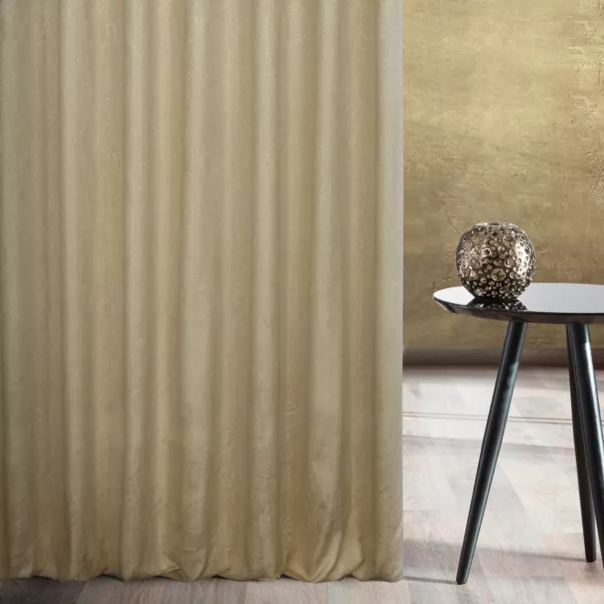 Zasłona szyta na taśmie 5 cm złota z lekko usztywnianej tkaniny z przecieranym wzorem