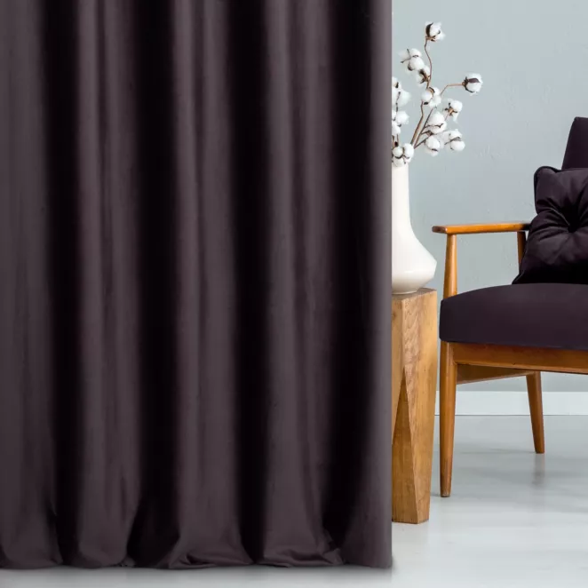 Zasłona szyta na taśmie 5 cm ciemnofioletowa z miękkiej półmatowej tkaniny welwetowej