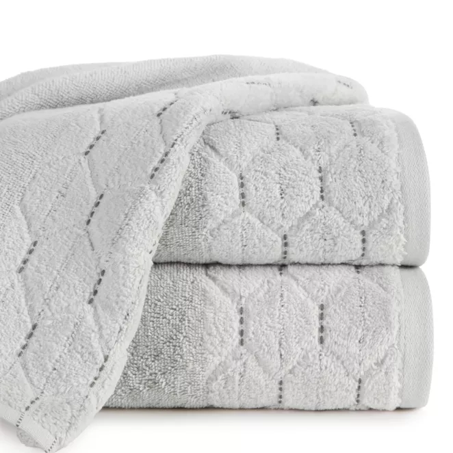 Ręcznik kąpielowy 70x140 cm bawełniany kolor srebrny z welwetową geometryczną bordiurą 500 g/m2 LUMIA