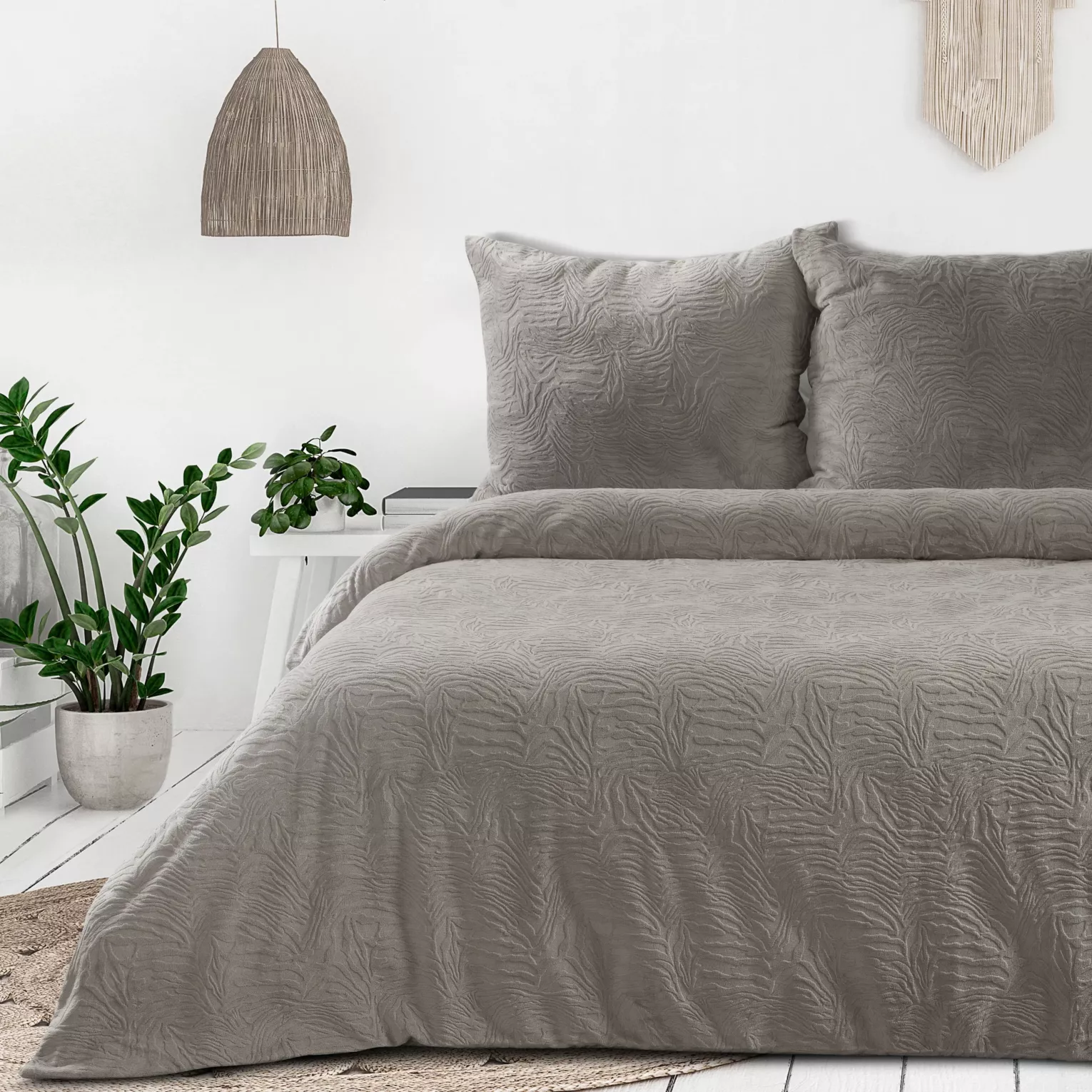 Pościel welwetowa 220x200 cm komplet 3 częściowy kolor beżowy z wytłaczanym wzorem FLANO