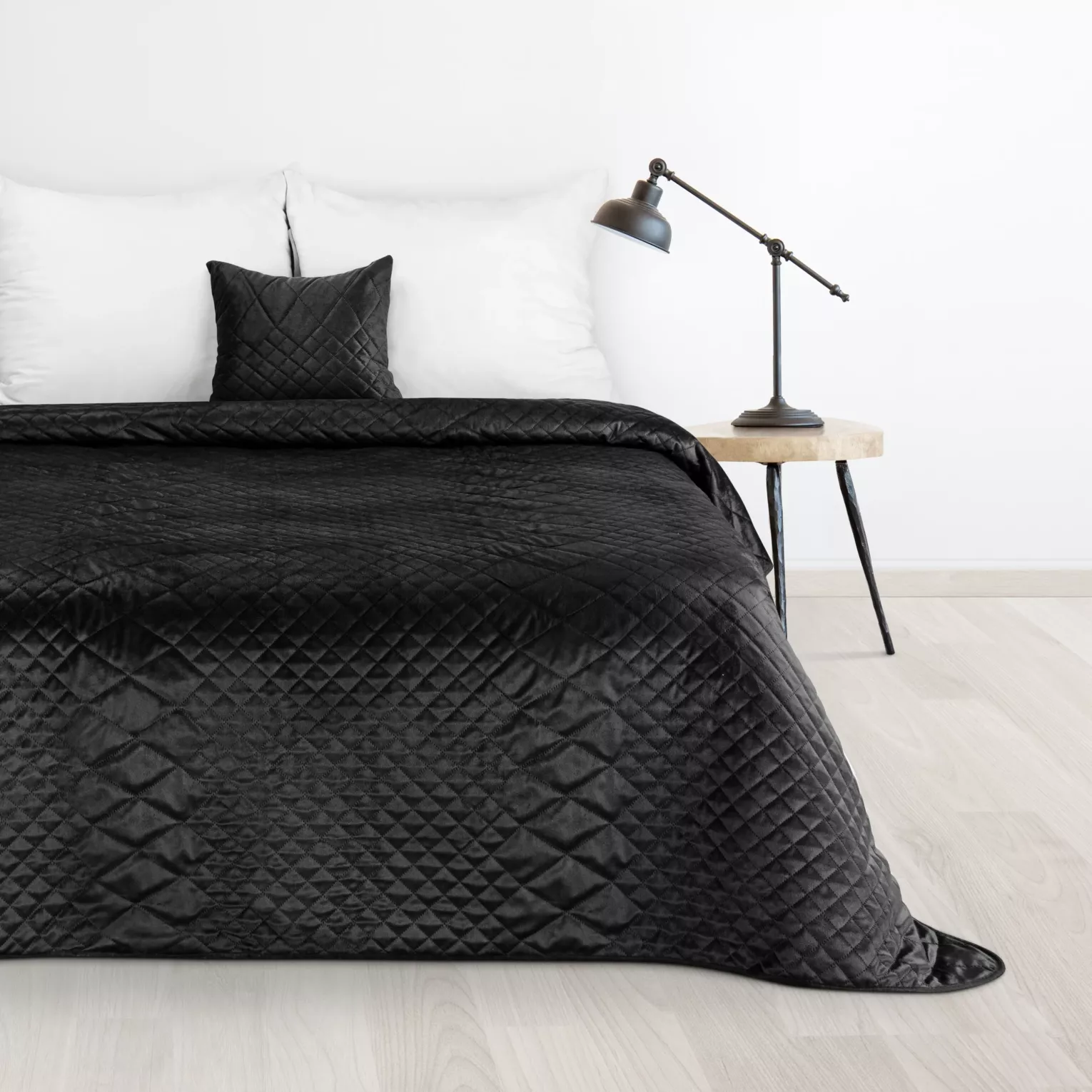 Narzuta welwetowa czarna 170x210 cm pikowana metodą hot press w geometryczny wzór LUIZ 3 Design 91